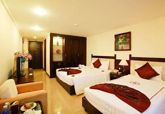 Shining serene hotel