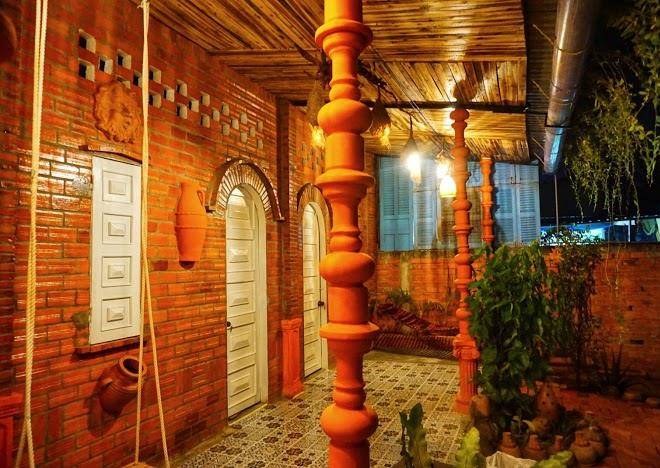 Mekong pottery homestay