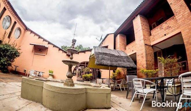Ndeke hotel