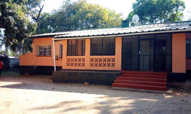 Nyembe kaoma backpackers & tours