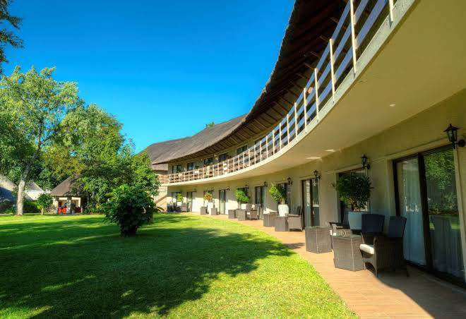 Azambezi river lodge