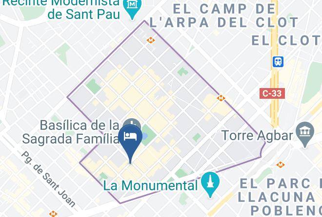 Barcelona - Whatching Sagrada Familia Maps